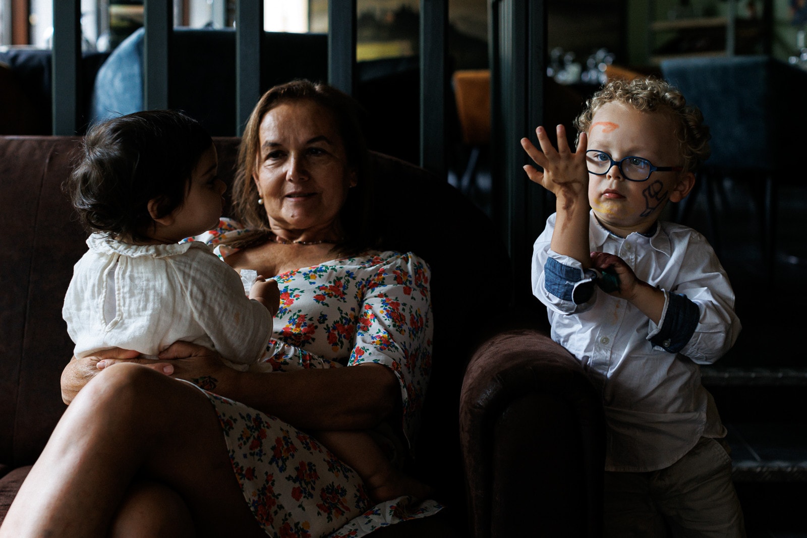 Ernestine-et-sa-famille-wedding and life photographer-54 ‣ Photographe de famille à l'approche documentaire pour vos évènements ou votre vie quotidienne, à Paris et dans toute la France Le reportage photo du bapteme d'A. à Choisy Le Roi
