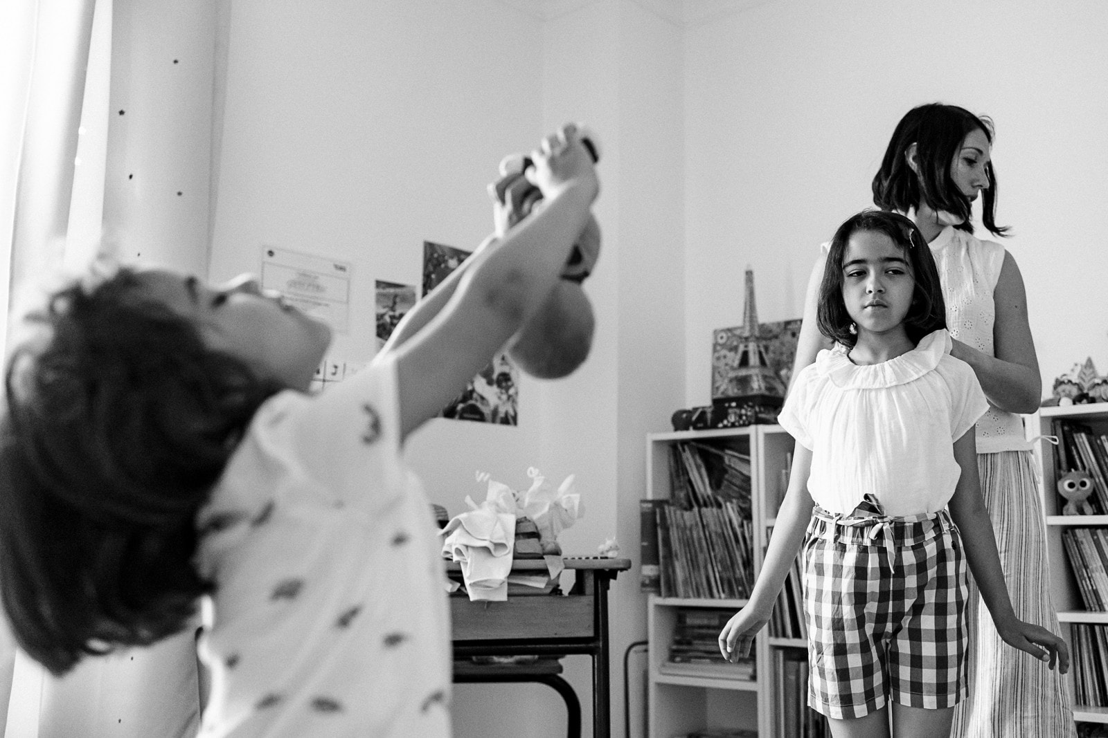 Ernestine-et-sa-famille-wedding and life photographer-6 ‣ Photographe de famille à l'approche documentaire pour vos évènements ou votre vie quotidienne, à Paris et dans toute la France Le reportage photo du baptême d'A. à Choisy Le Roi