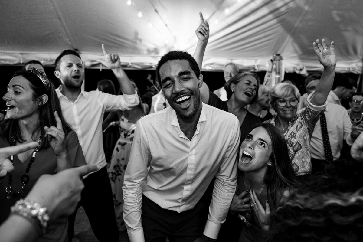 Photographe de mariage à Uzes (30), reportage photo documentaire de mariage par Marine Poron